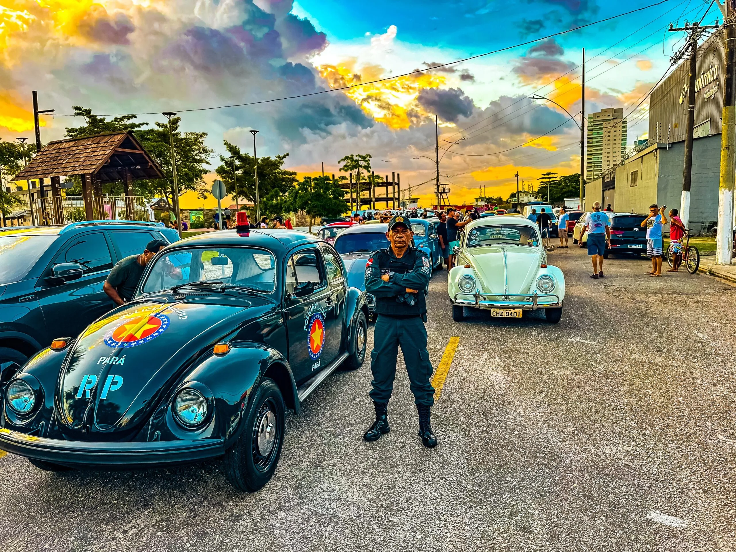 Veículo da PMPA participa da comemoração do Dia mundial do Fusca