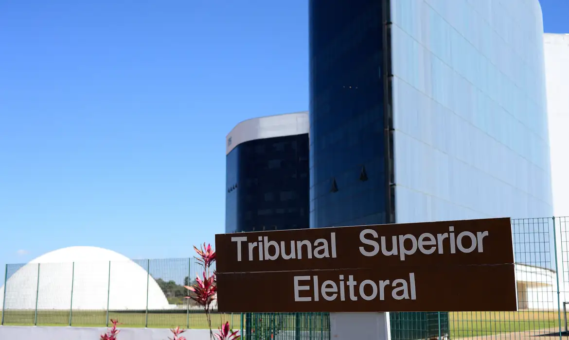 O concurso unificado do TSE oferece 412 vagas para cargos de nível superior de técnico e analista judiciário. Taxa de inscrição pode ser paga até 9 de agosto