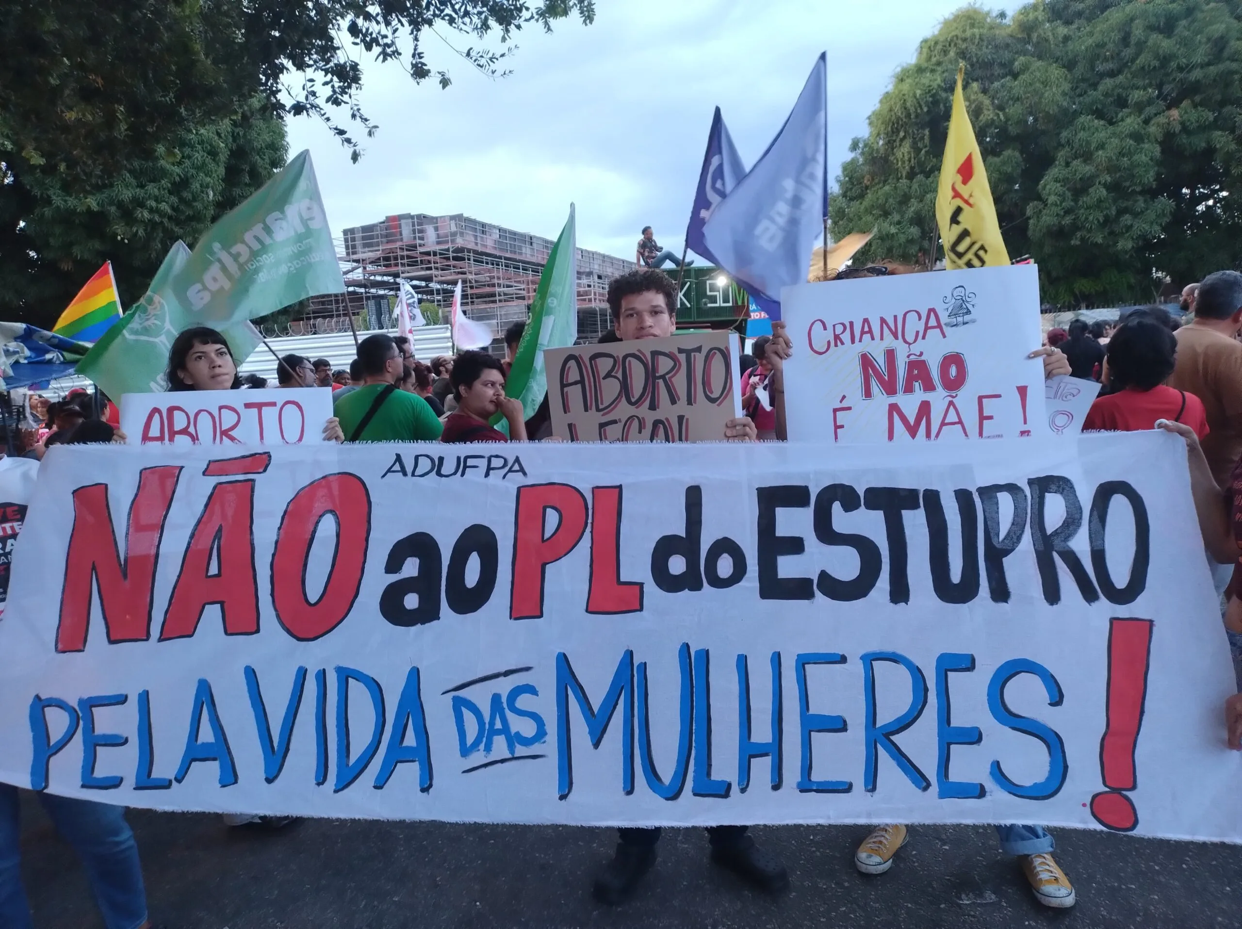 Hoje, o aborto só é permitido em três situações, que são gestação decorrente de estupro, risco à vida da mulher e anencefalia fetal. Foto: Irene Almeida