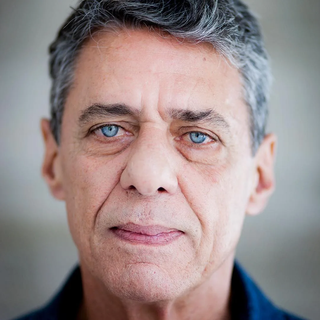 Chico Buarque completa 80 anos nesta quarta-feira, dia 19, e passa a fazer parte da lista dos artistas da MPB que já viraram oitentões