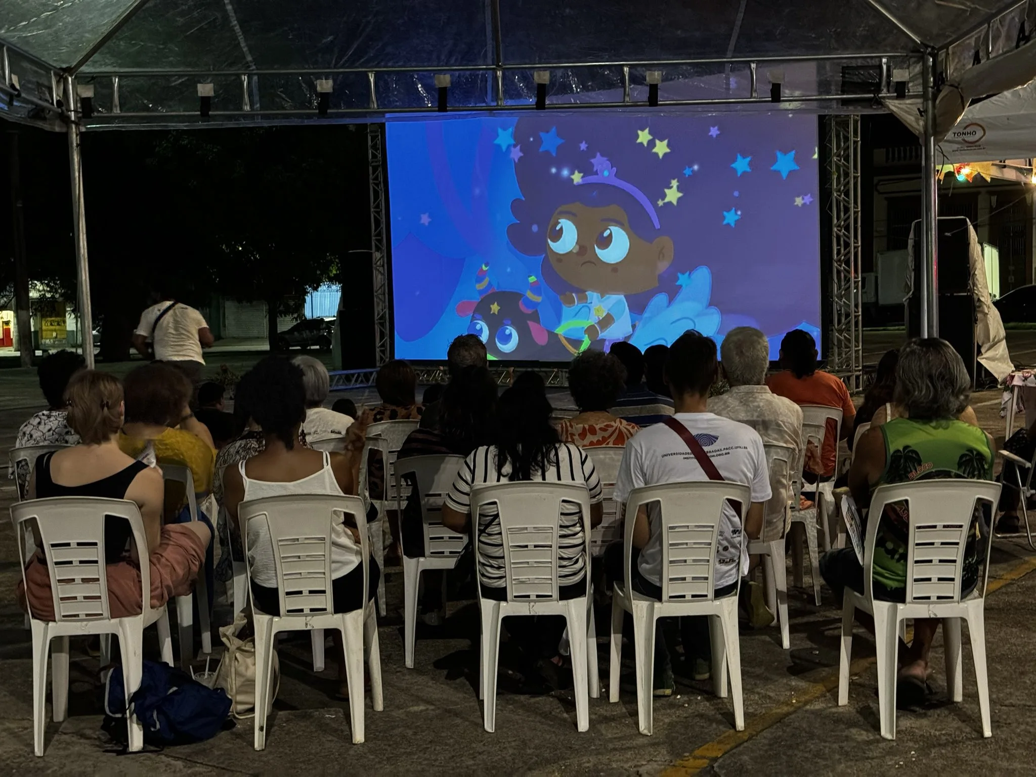 Filmes cativaram o público inclusive os convidados indígenas Warao

