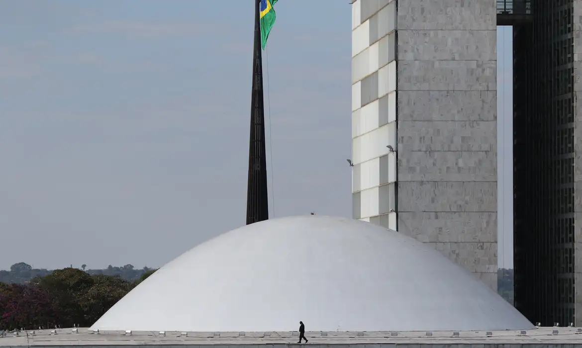 Aprovado projeto que proíbe visitas íntimas acompanhadas de crianças