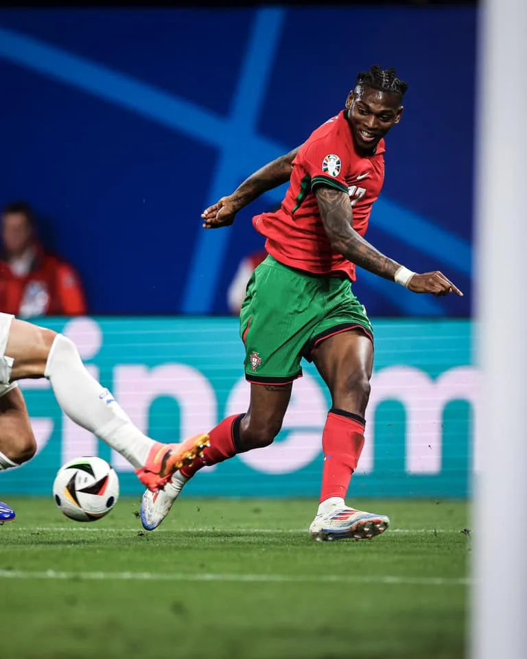 Portugal venceu a República Tcheca por 2 a 1 nesta terça-feira (18), na Red Bull Arena, em Leipzig, Alemanha, pela 1ª rodada do Grupo F da Eurocopa.