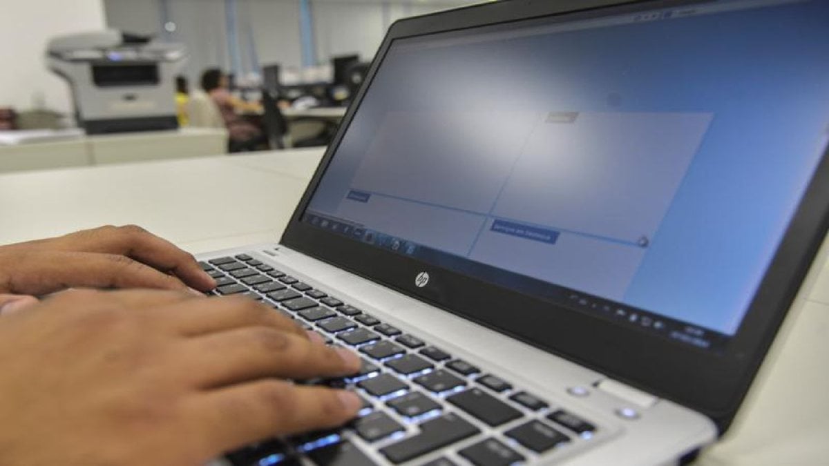 O Serviço Nacional de Aprendizagem Industrial (SENAI) está com 15.691 vagas abertas para cursos técnicos, de qualificação, aperfeiçoamento e aprendizagem industrial,