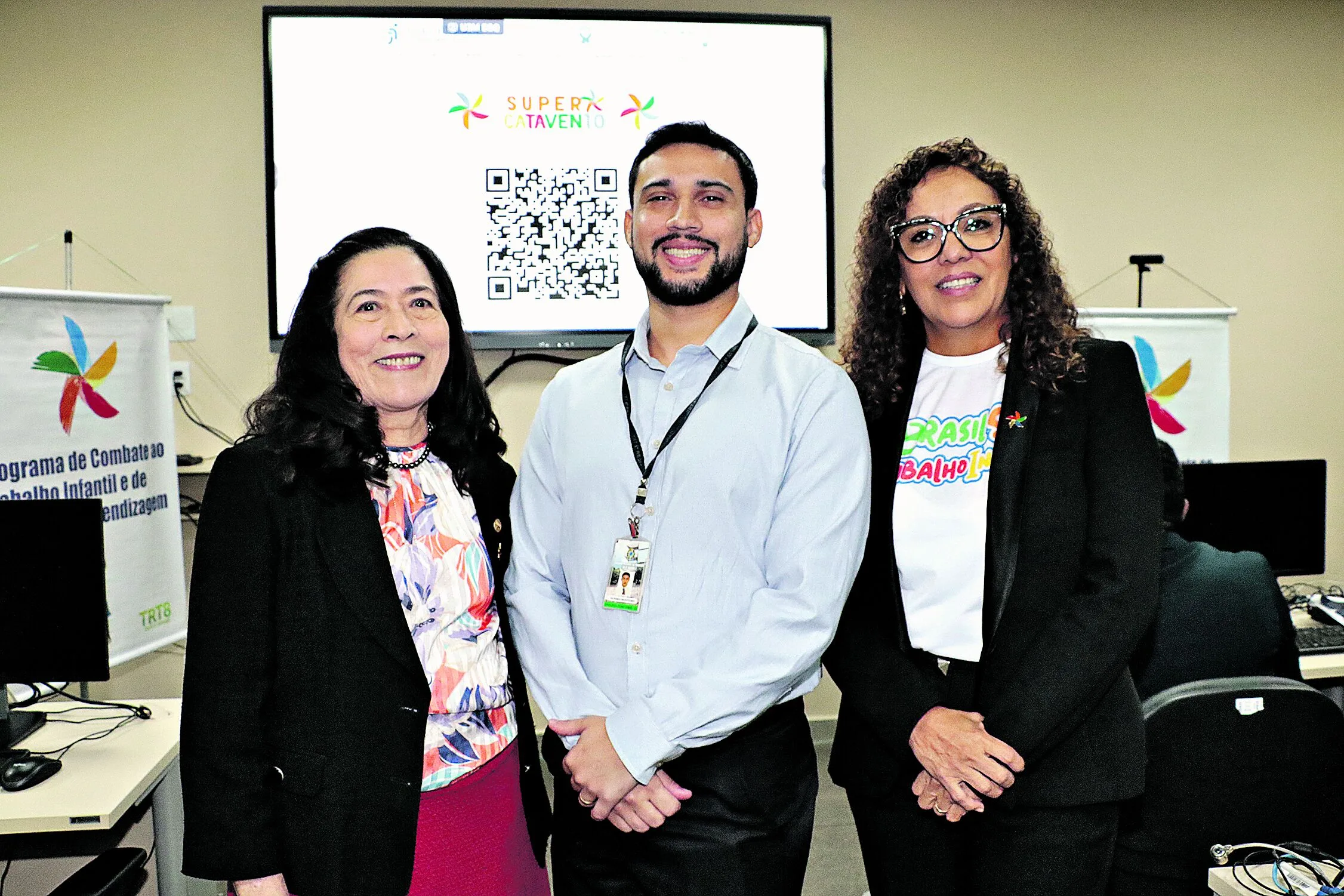 Zuíla Dutra (desembargadora), Sandro Monteiro (analista de Tecnologia do TRT-8) e Vanilza Malcher (juíza do trabalho) apresentaram a nova plataforma ontem FOTO: CELSO RODRIGUES