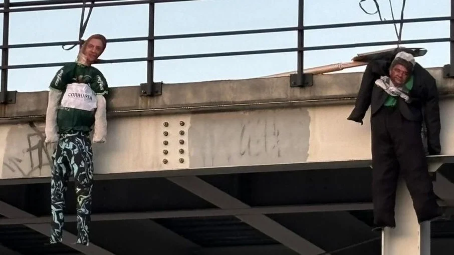 Um vídeo publicado por um perfil nas redes sociais que cobre o dia a dia das torcidas organizadas do time carioca viralizou na internet