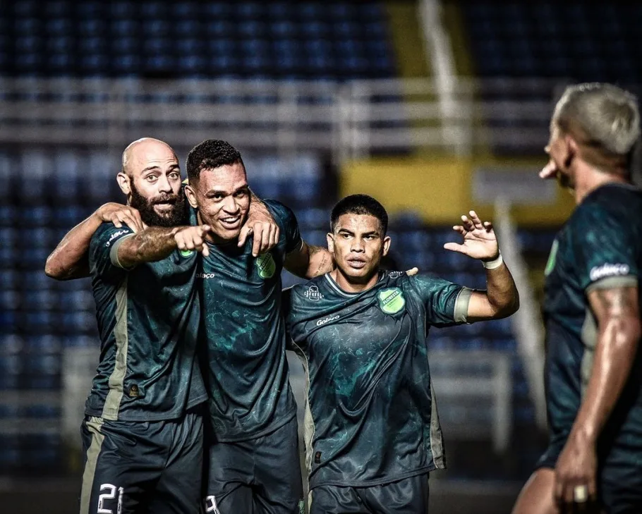 Floresta-CE não perde há quatro jogos na Série C Créditos: Kely Pereira/Floresta EC