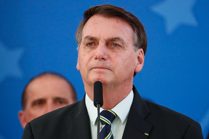 A principal mudança é que Bolsonaro, que antes precisava cumprir recolhimento noturno das 19h às 6h, agora está proibido de sair de casa em qualquer horário
