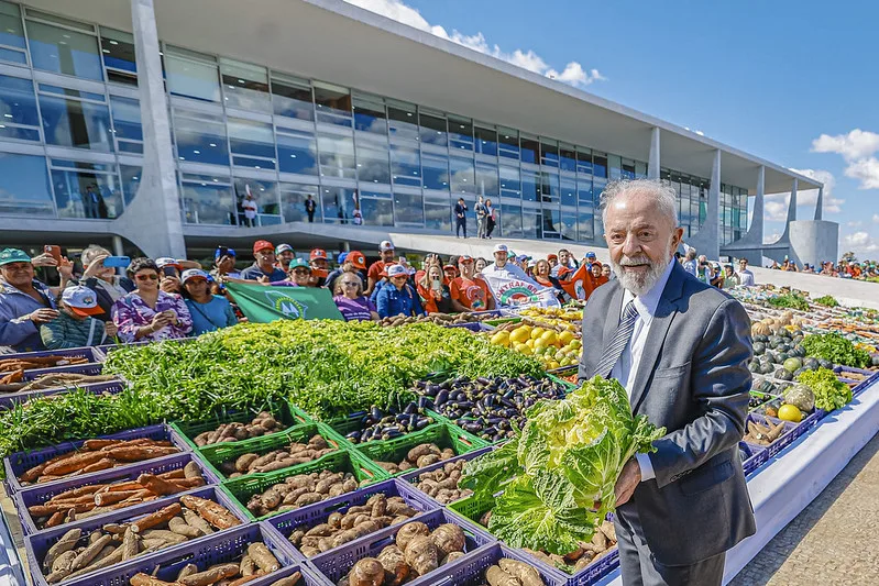 Presidente da República, Luiz Inácio Lula da Silva, durante o lançamento do Plano Safra da Agricultura Familiar 2024/2025, na Praça dos Três Poderes. Brasília - DF.

 

Foto: Ricardo Stuckert / PR