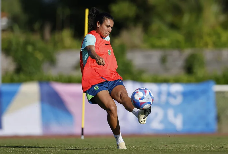 Seleção Feminina treina no Stade Stehelin em Bordeaux nessa terça-feira 23/07. Foto: Rafael Ribeiro/CBF