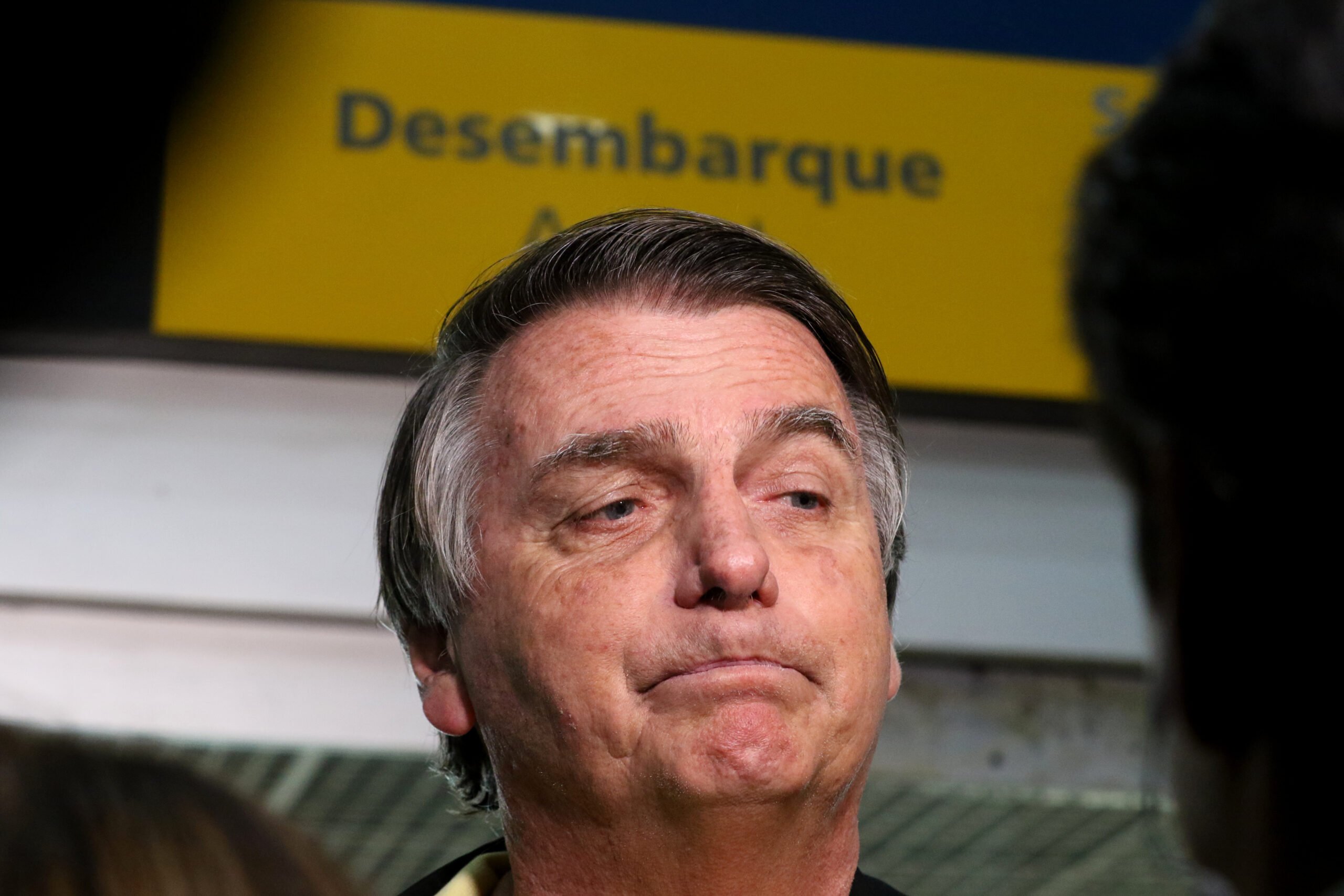  Os moradores do condomínio onde Jair Bolsonaro vive, em Brasília, reclamaram da movimentação e dos transtornos causados pela presença de apoiadores