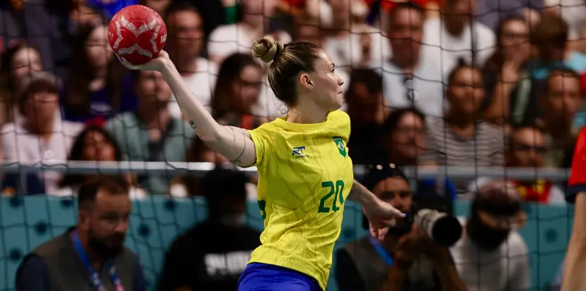 Brasil vence a Espanha na estreia do handebol feminino. FOTO: Gaspar Nóbrega/COB