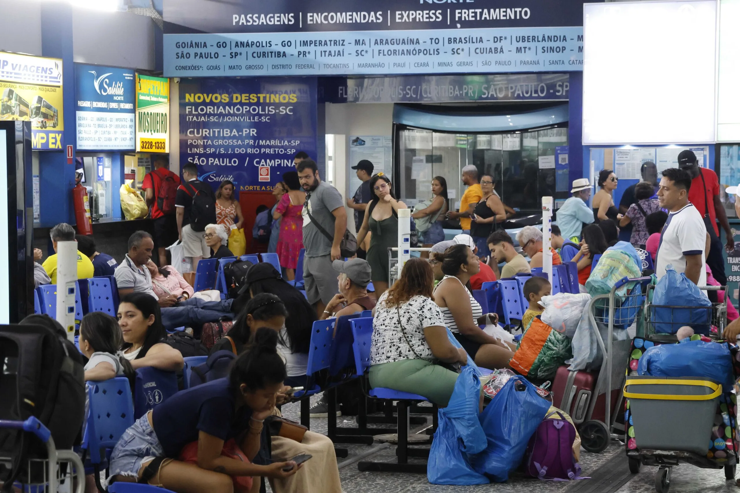 Movimento intenso no terminal rodoviário. Foto: Ricardo Amanajás / Diario do Pará.