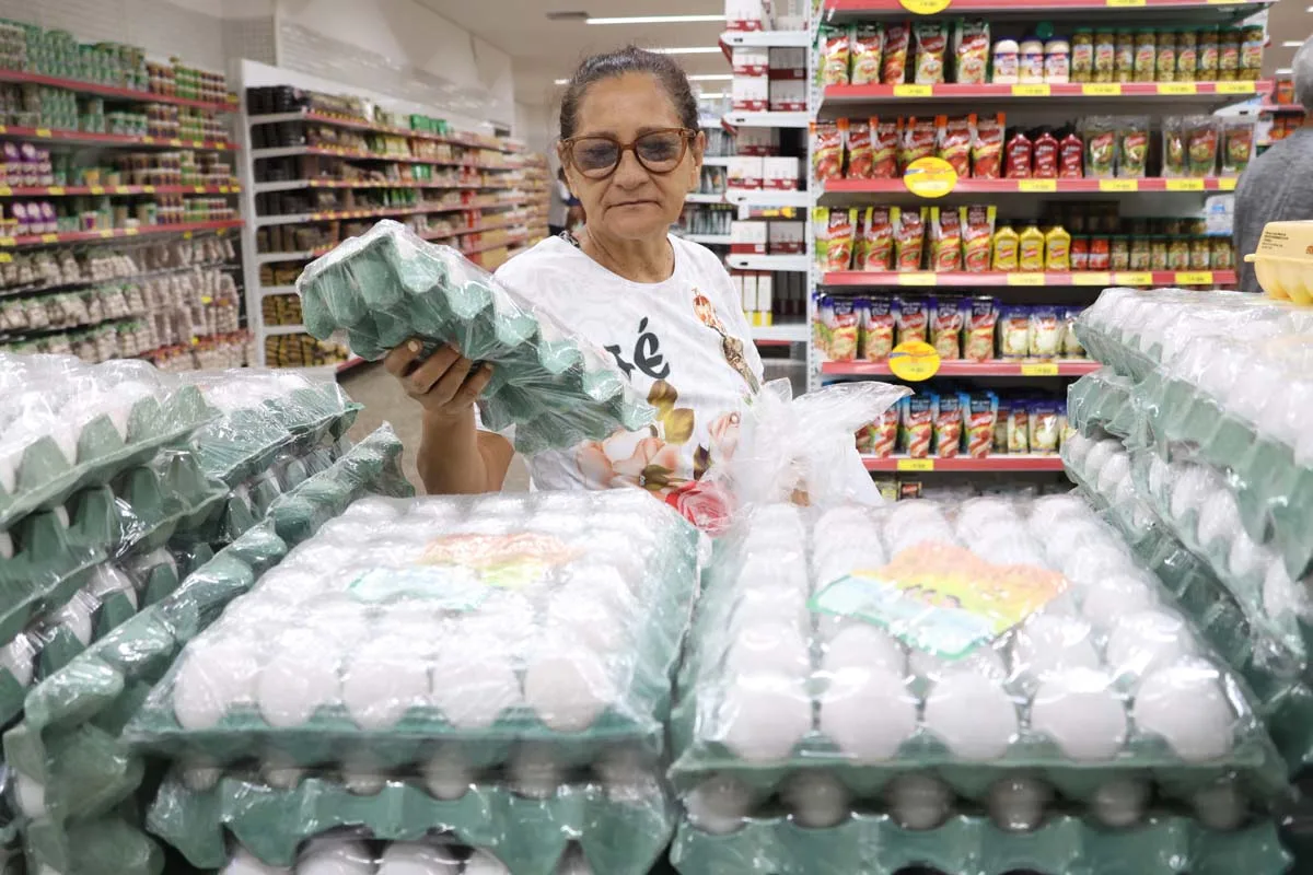 Educadora financeira lista uma série de recomendações para que o momento de garantir a cesta básica pese menos no orçamento mensal