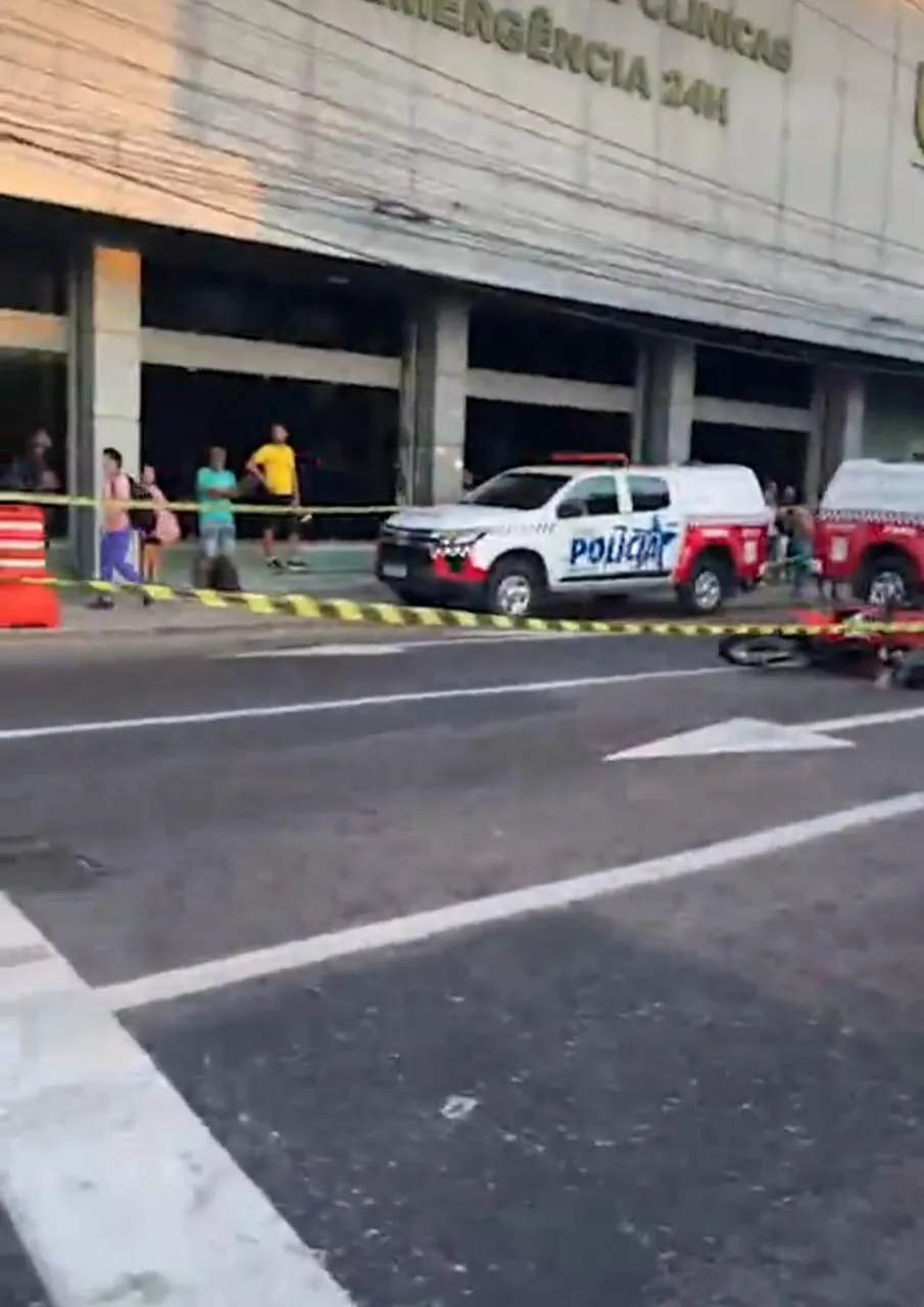 Um homem foi executado a tiros na tarde desta quinta-feira (18) na movimentada avenida Visconde de Souza Franco, a Doca, em Belém.