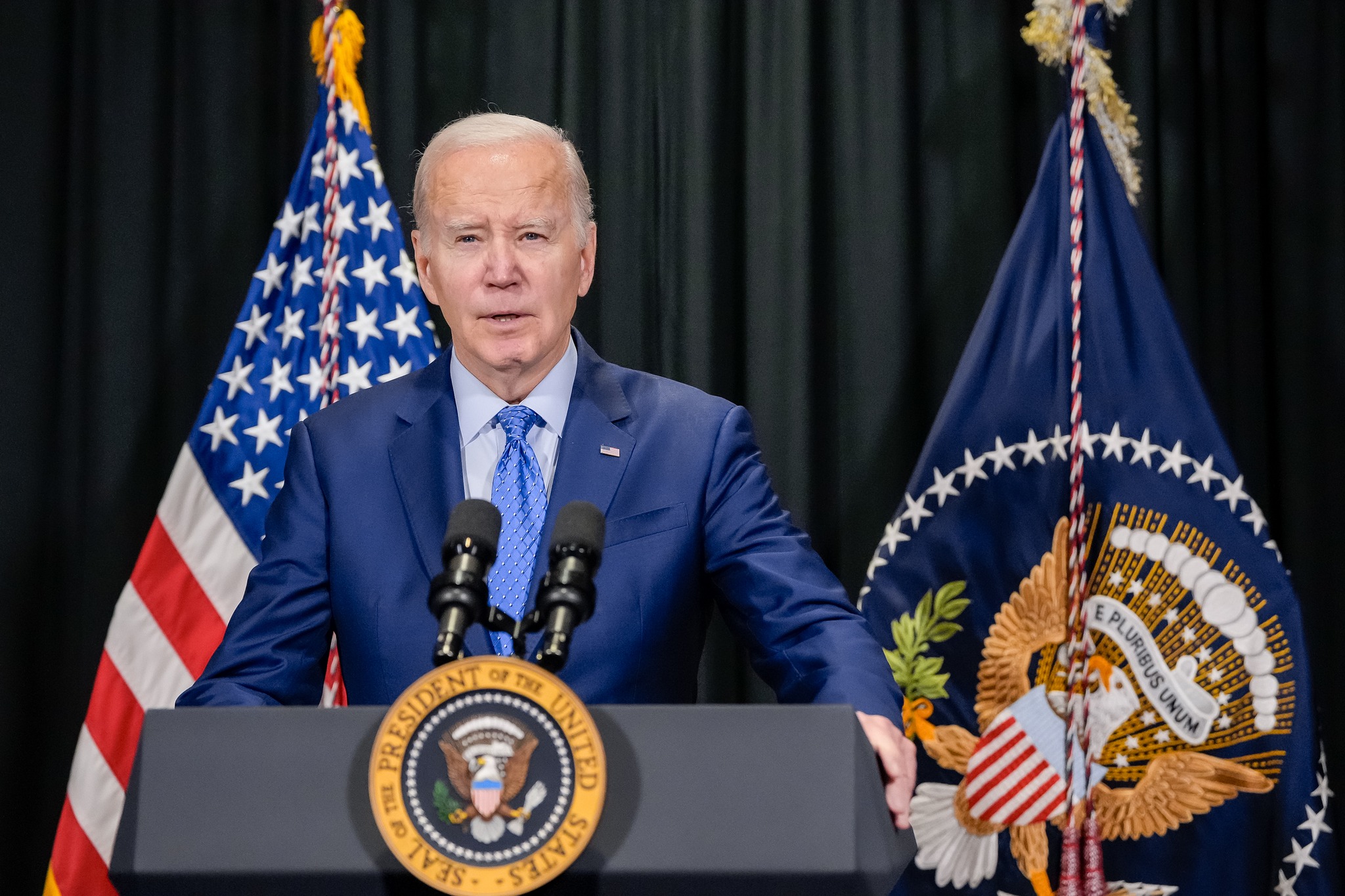 A viagem está cercada de medidas de segurança e de segredo sobre a agenda de Biden. Ele será o primeiro presidente dos Estados Unidos a visitar essa região amazônica, segundo a divulgação feita pela embaixada do país no Brasil.