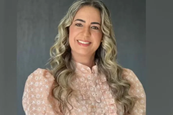 A cantora gospel Keyla Silva Marinho Costa, de 49 anos, foi atingida durante um tiroteio numa feira em Goiânia