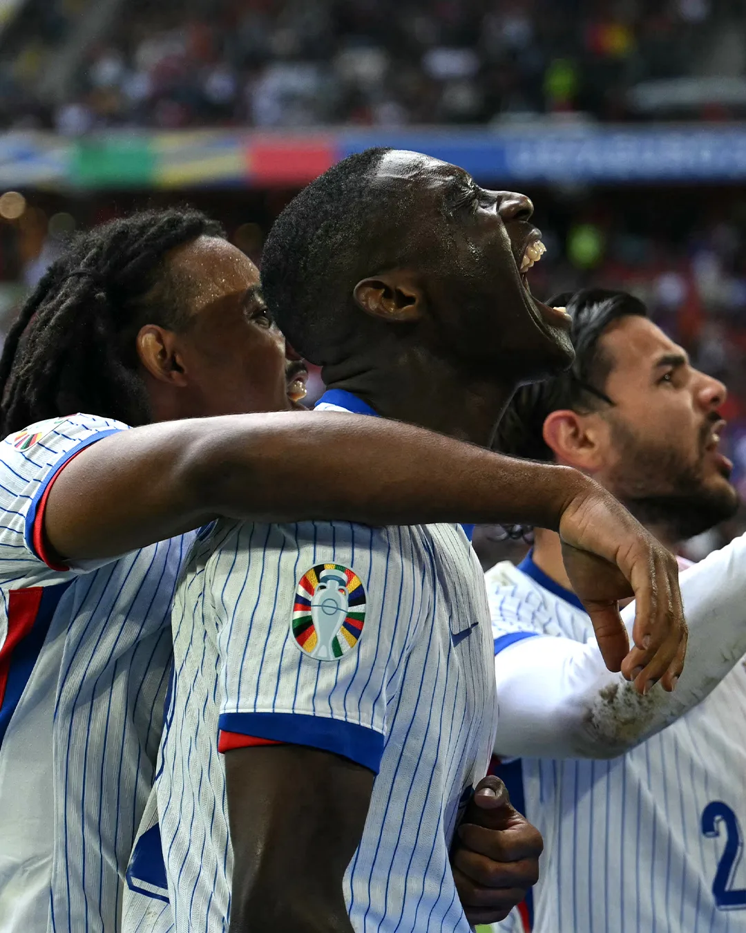 Com gol contra de Vertonghen aos 40 minutos do segundo tempo, a seleção francesa venceu a Bélgica por um sofrido 1 a 0 Photo by Richard Heathcote/Getty Images)