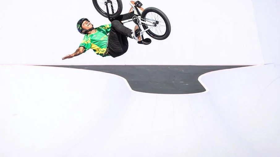 REPRODUÇÃO/TIME BRASIL
Gustavo Bala Loka durante final no BMX Freestyle