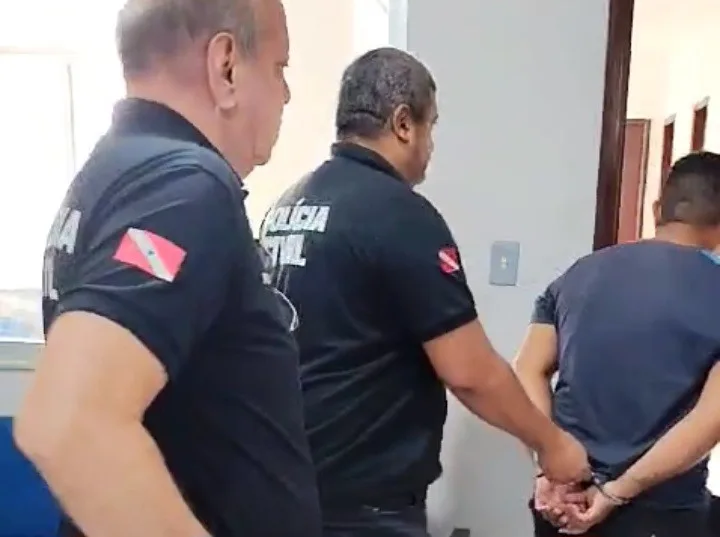 Neste domingo (07), policiais civis que integram o reforço de efetivo da 'Operação Verão 2024' prenderam um homem de 28 anos,