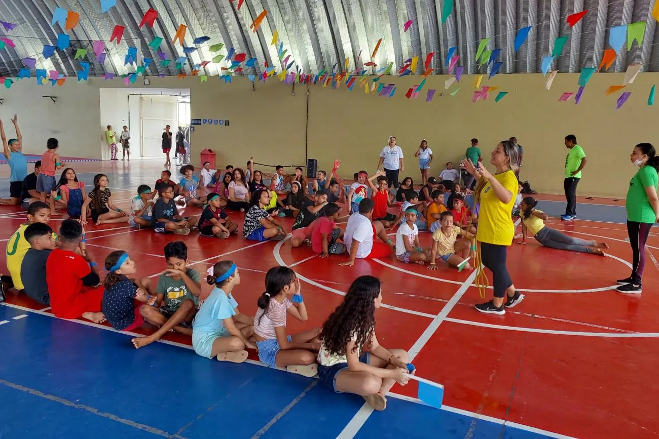 Durante todo o mês, crianças e adolescentes poderão aproveitar as férias escolares com programações especiais,