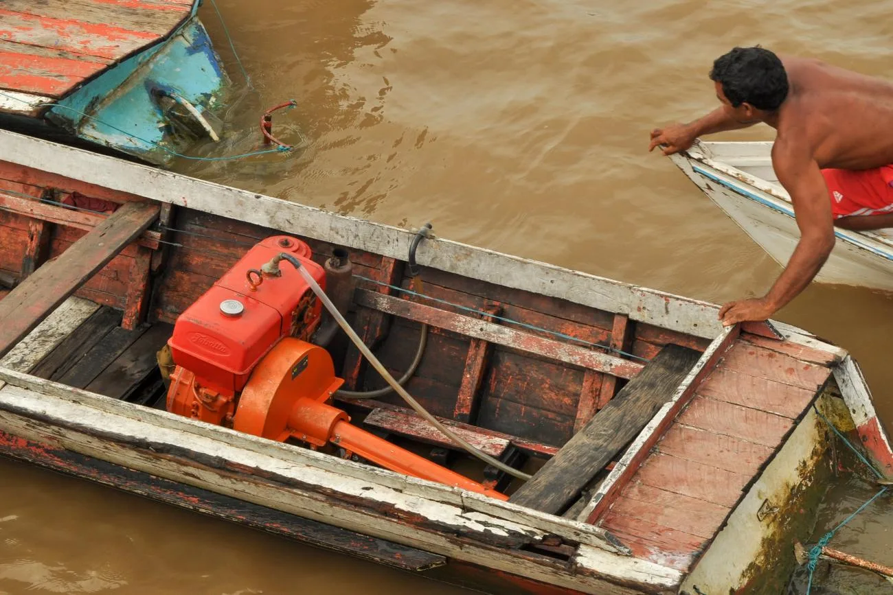 Escalpelamento é o arrancamento brusco e acidental do cabelo longo ou escalpo (couro cabeludo) pelo eixo do motor exposto em pequenos barcos