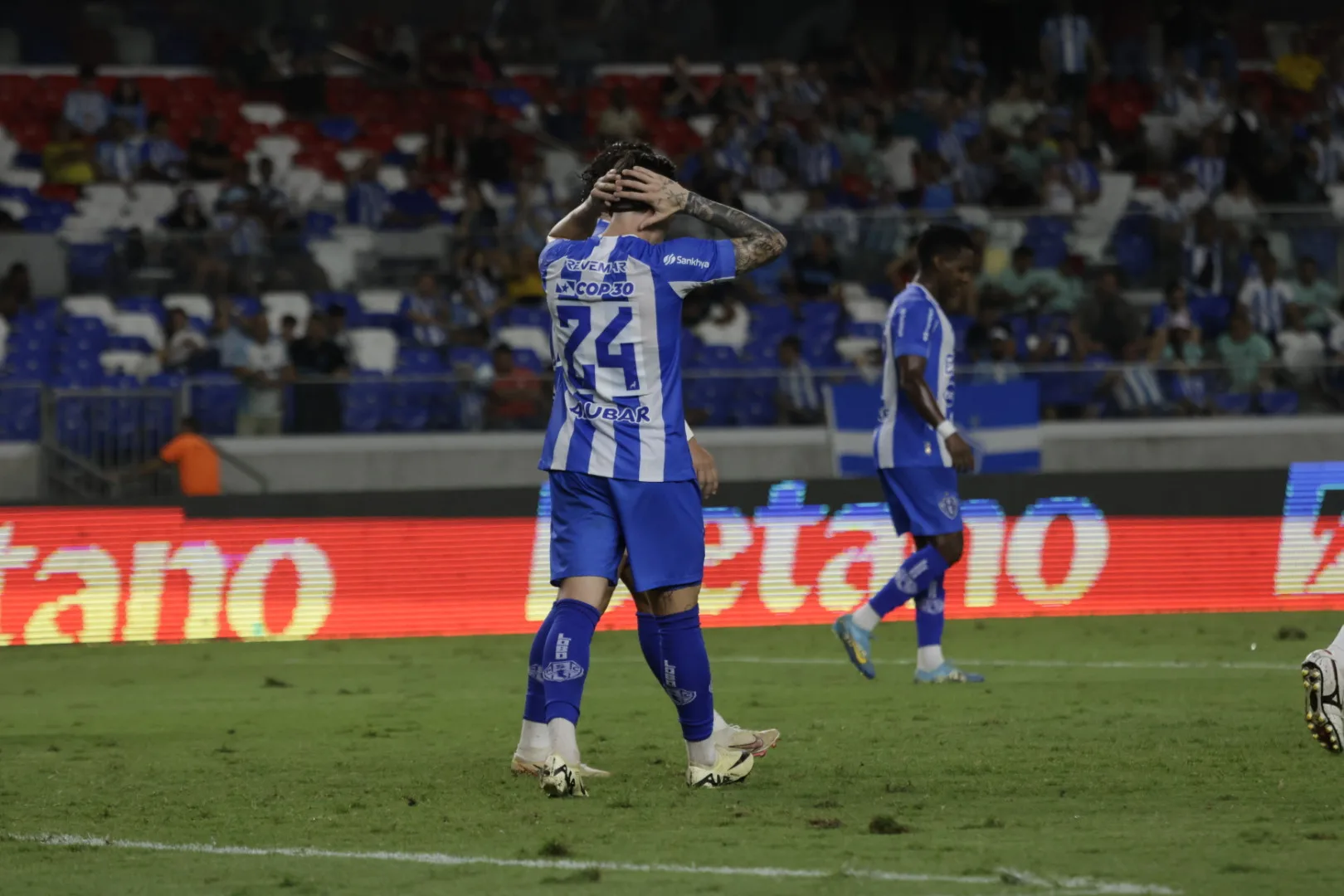 A derrota por 3 a 0 para o Santos custou ao Paysandu a perda de uma posição na classificação da Série B e, de quebra, a aproximação do pelotão que tenta fugir o Z4. Foto: Wagner Almeida