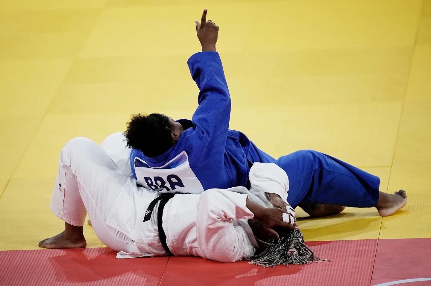 Beatriz Souza bate número um do mundo e garante 3ª medalha do judô em Paris