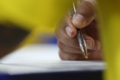 Edital nº 01/2024: Processo Seletivo Simplificado (PSS) 04/2024 da Seap com 199 vagas para cargos de nível fundamental, médio e superior.