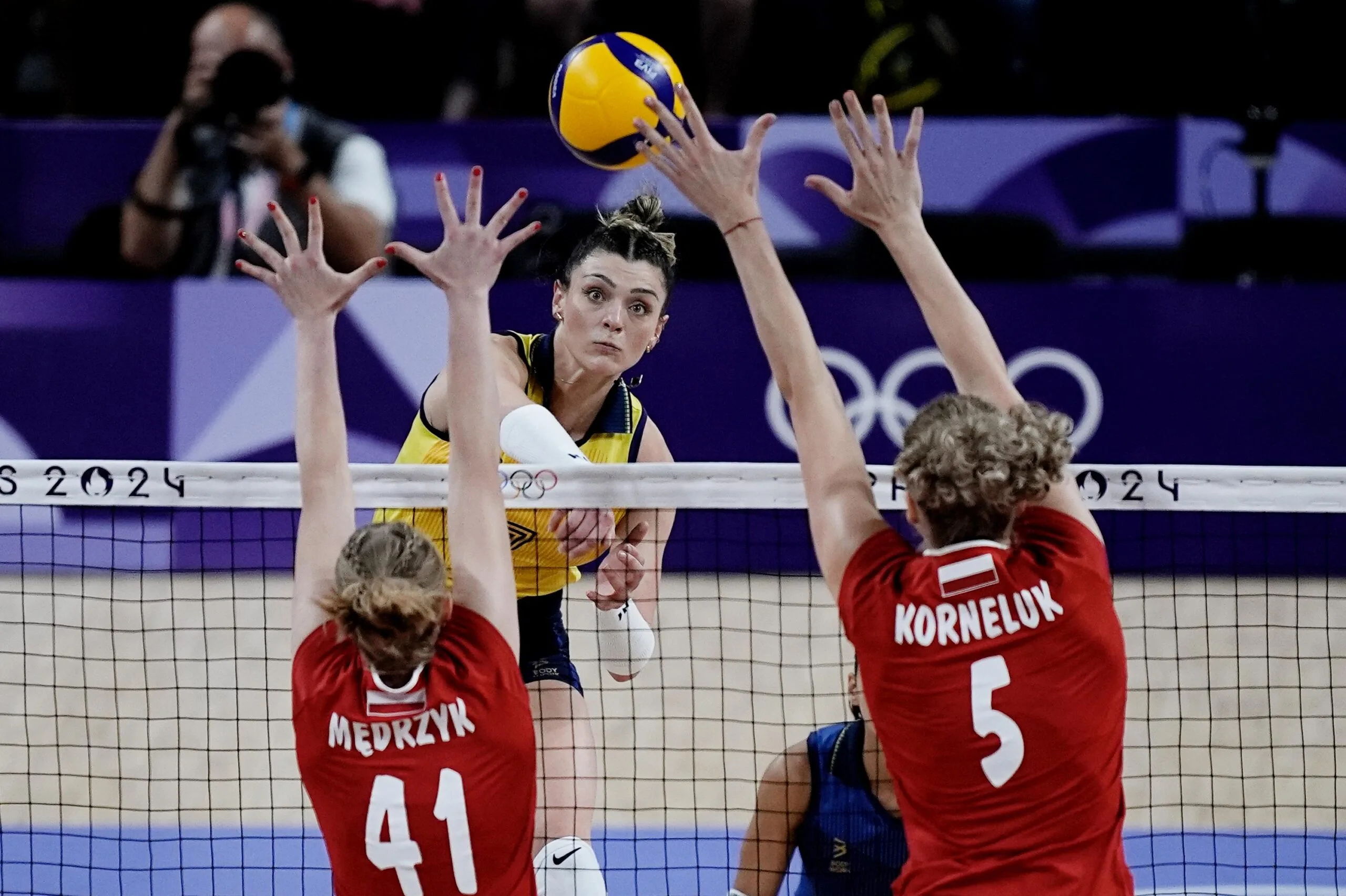 Às 8h, o time feminino de vôlei enfrentará a República Dominicana pelas quartas de final. Foto: CBV