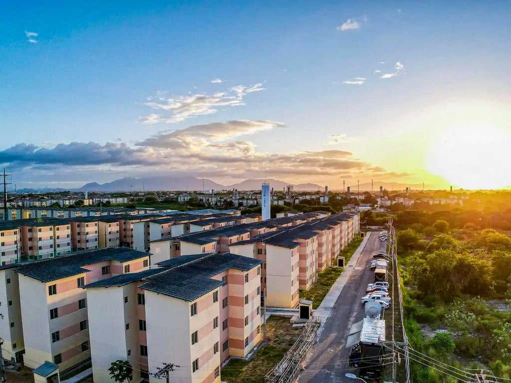 Mesmo com os juros elevados, o mercado imobiliário se manteve aquecido no primeiro trimestre deste ano, impulsionado pelo Minha Casa, Minha Vida (MCMV).