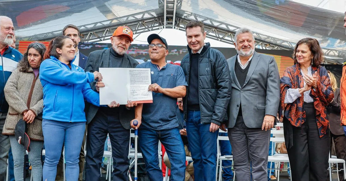 Presidente da República, Luiz Inácio Lula da Silva, durante cerimônia de anúncio da aceleração das obras e adiantamento das entregas de Unidades Habitacionais do “Minha Casa, Minha Vida”, no Empreendimento Morada da Fé. Porto Alegre - RS. Foto: Ricardo Stuckert / PR