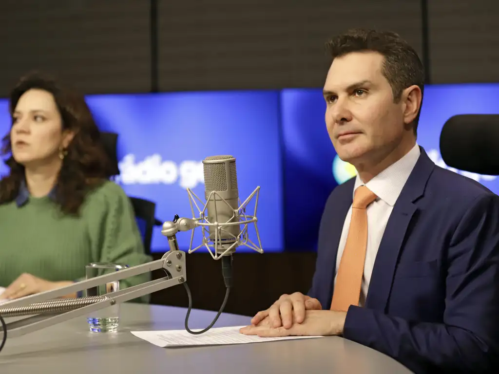 Ministro das Cidades, Jader Filho, durante o programa A Voz do Brasil. Foto: Bruno Peres/Agência Brasil